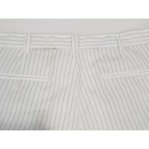 PGA Tour Light Weight White / Gray Striped Polyester Men's Golf Shorts | Size 36 - Picture 5 of 10
